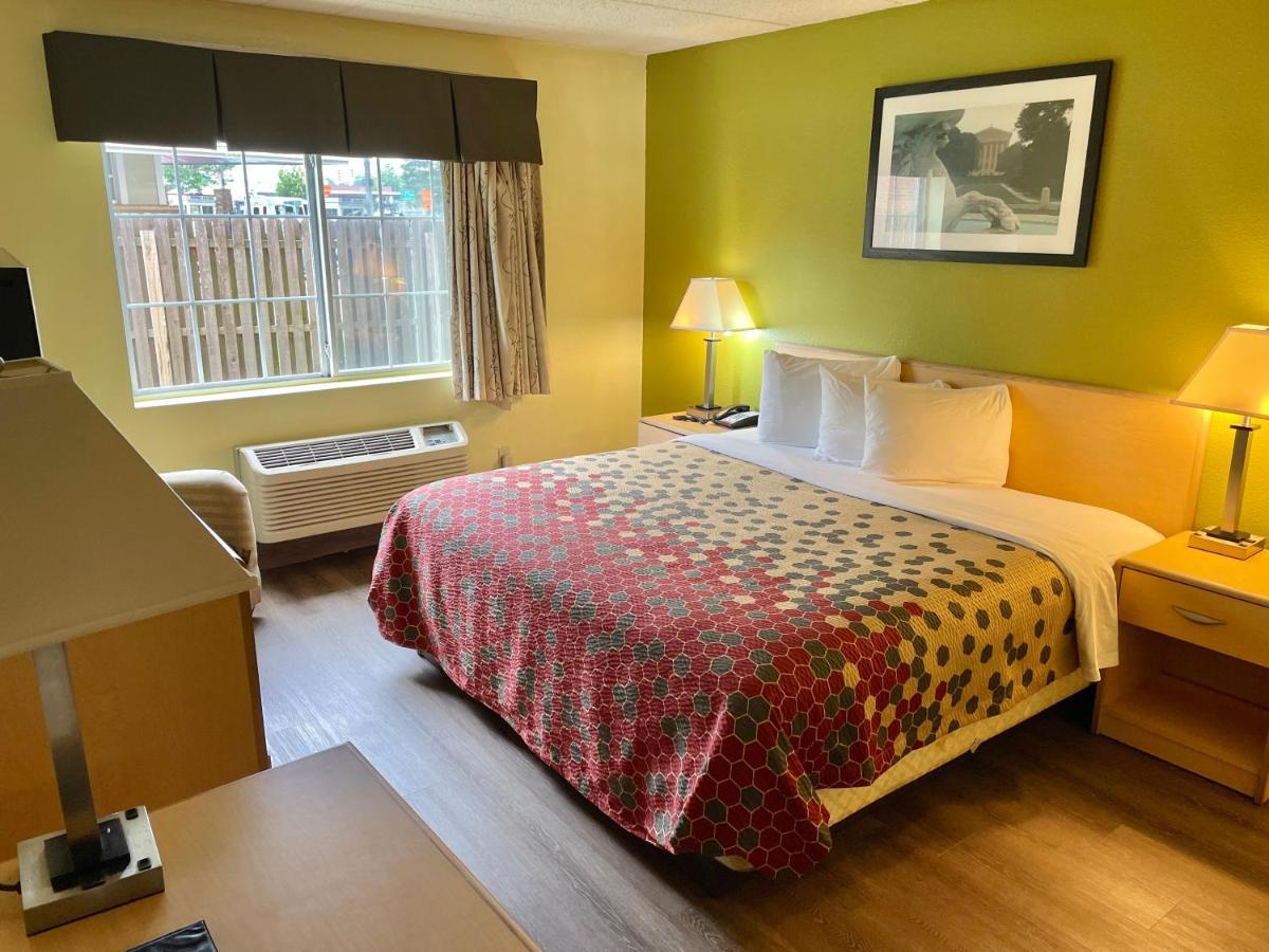 Super 8 By Wyndham Gloucester Gloucester City Exteriér fotografie