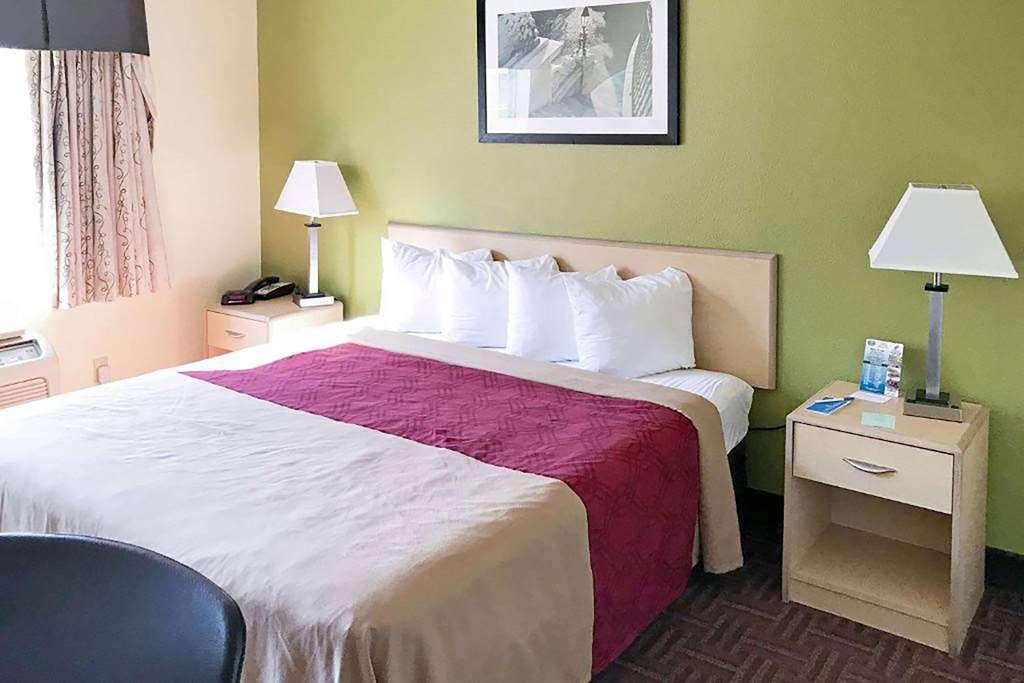 Super 8 By Wyndham Gloucester Gloucester City Pokoj fotografie