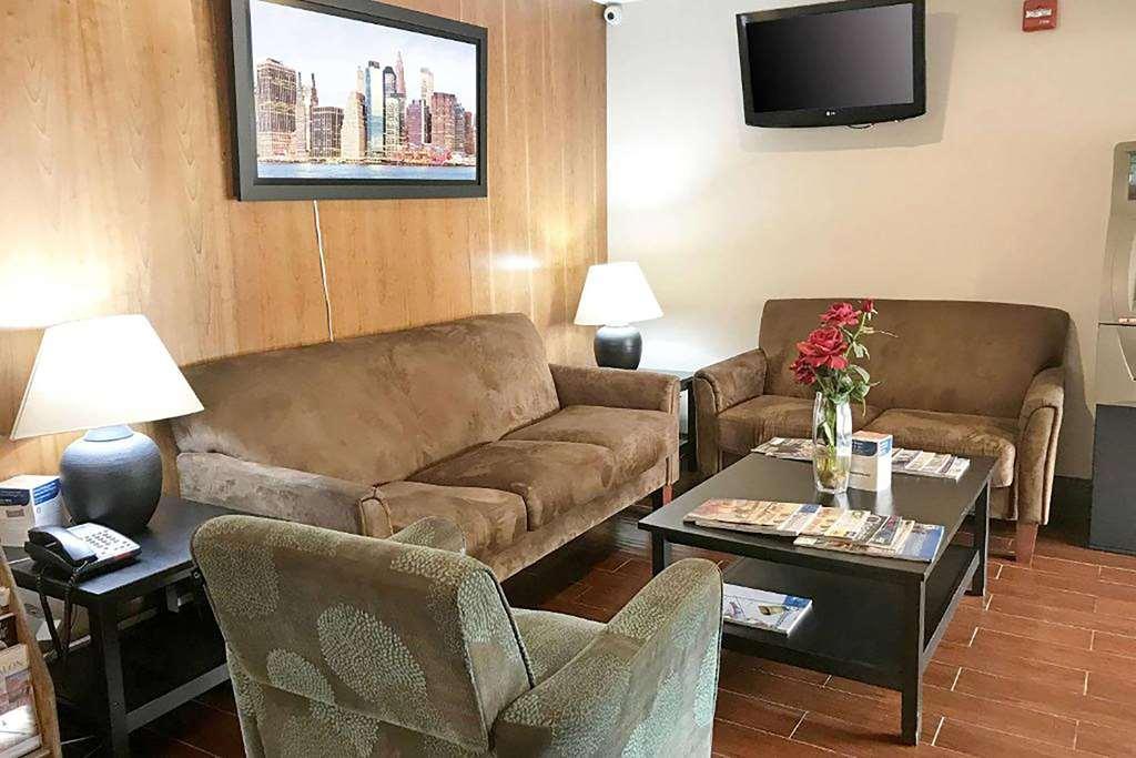 Super 8 By Wyndham Gloucester Gloucester City Interiér fotografie